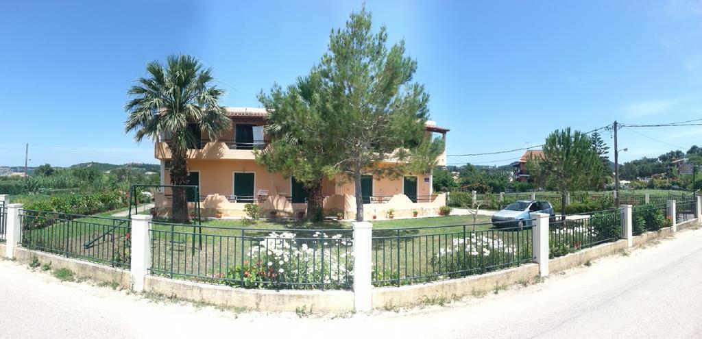 Feakes Apartments อาร์ริลลาส ภายนอก รูปภาพ