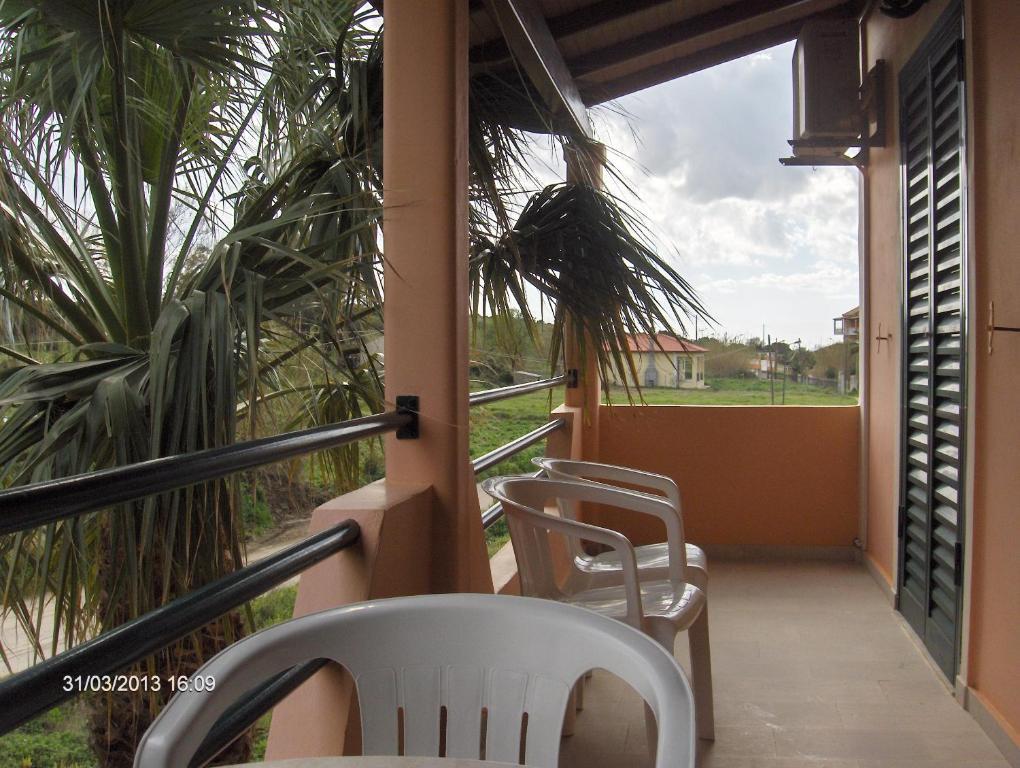 Feakes Apartments อาร์ริลลาส ภายนอก รูปภาพ