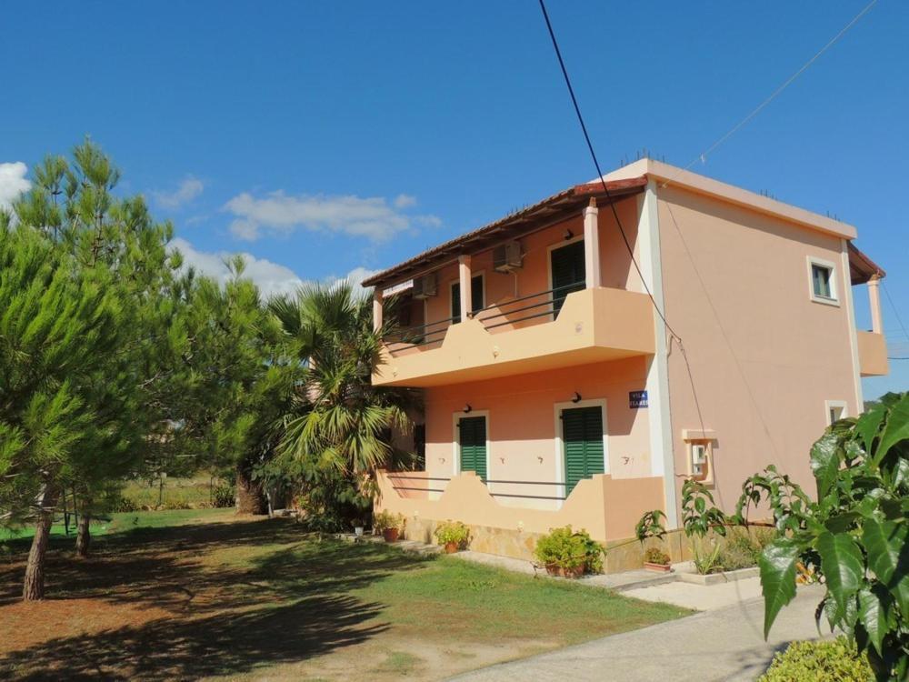 Feakes Apartments อาร์ริลลาส ภายนอก รูปภาพ